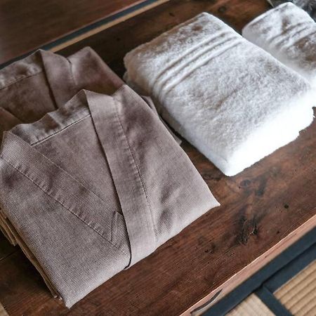 ひねもす101:宇野駅から車で5分 直島へ 最大8名様 古民家 Lägenhet Tamana Exteriör bild