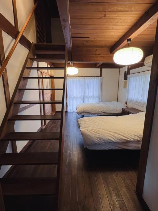 ひねもす101:宇野駅から車で5分 直島へ 最大8名様 古民家 Lägenhet Tamana Exteriör bild